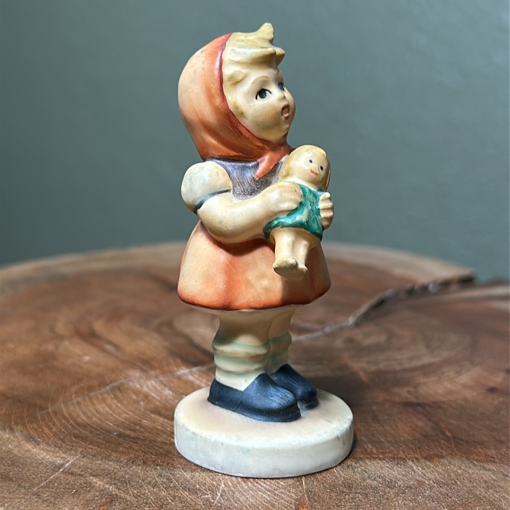 HUMMEL "Girl with Doll" #239 B - Picture 2 of 7